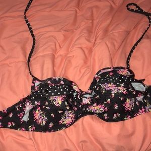 Victoria bikini top